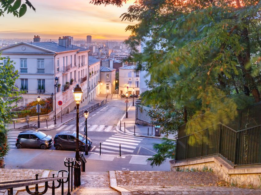 Paris: Montmartre Self-Guided Highlights Scavenger Hunt Tour - Ideal for All Traveler Types