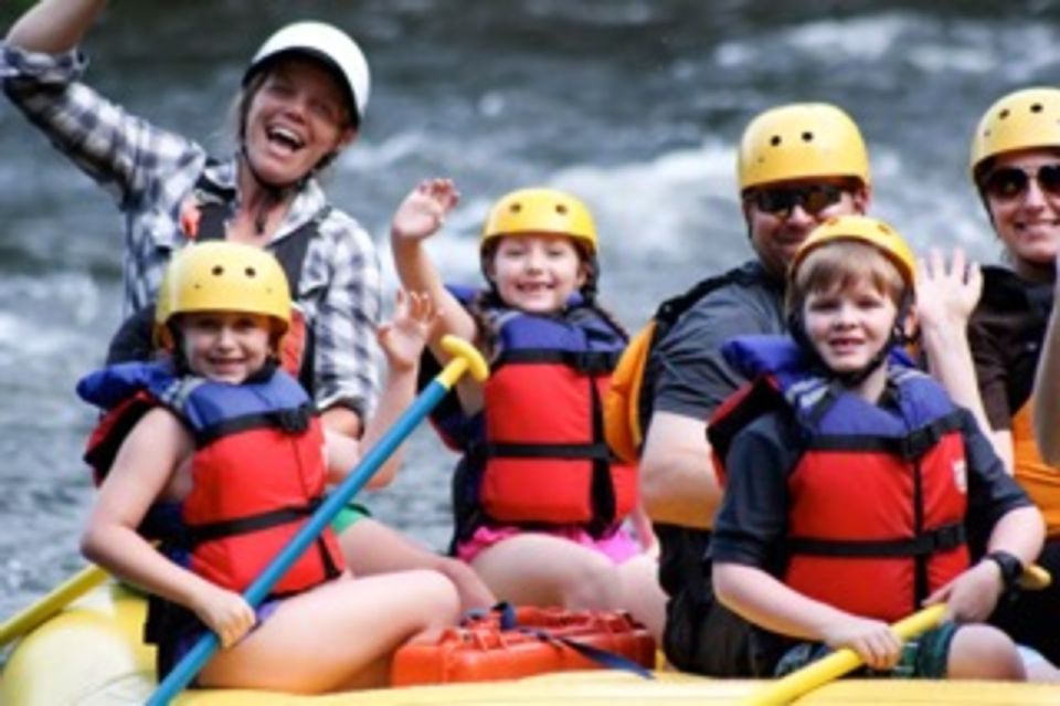 Pigeon Forge: Family-Friendly Floating Tour at the Smokies - Island Amenities