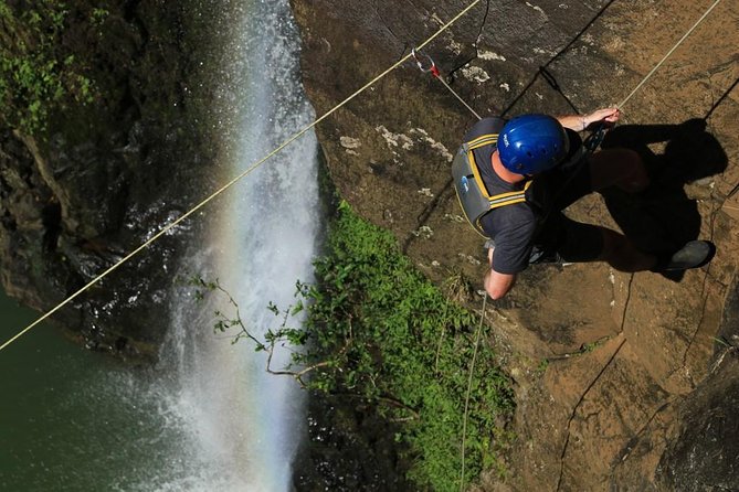 Rappel Maui Waterfalls and Rainforest Cliffs - Fitness and Age Requirements