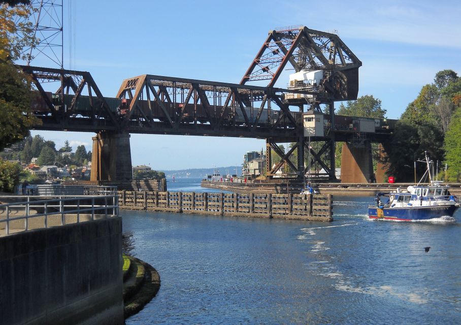 Seattle: Sightseeing Bus Tour With the Ballard Locks - Discovering Ballard Locks