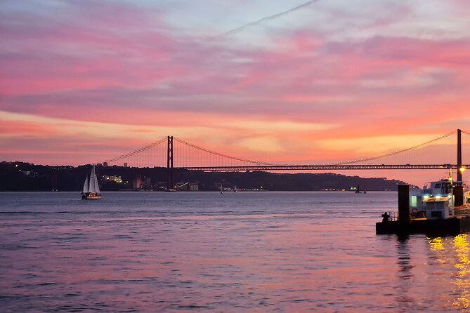 Sunset Cruise on Tagus River With Welcome Drink Included - Sights and Landmarks Viewed