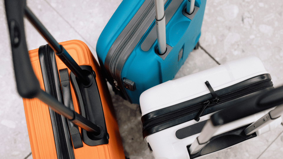 Tokyo: Luggage Storage in Omote-Sando Station - Identification Requirements