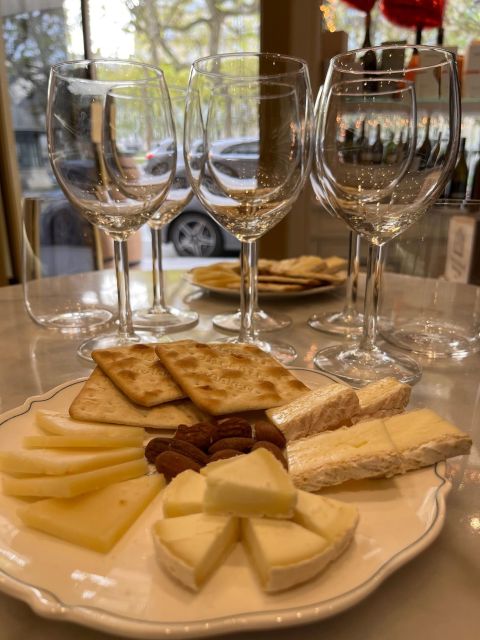 Wine &Cheese Tasting Near Tour Eiffel - 3 Wines - 3 Cheeses - Wheelchair Accessibility and Small Group