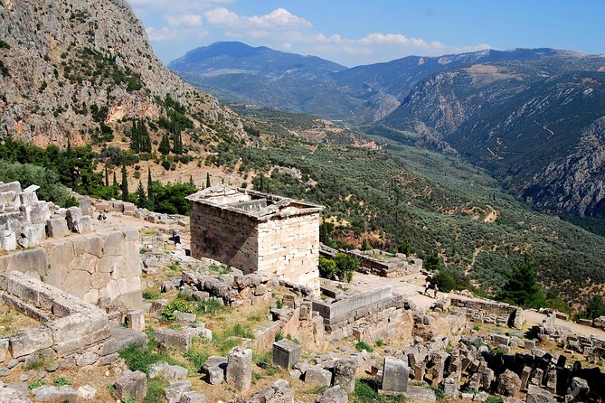 Delphi and Meteora Two Days Tour From Athens - Historical Significance