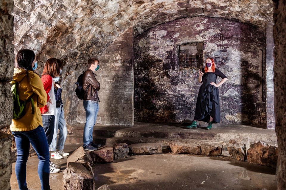 Edinburgh: Haunted Underground Vaults and Graveyard Tour - Inclusions and Meeting Point