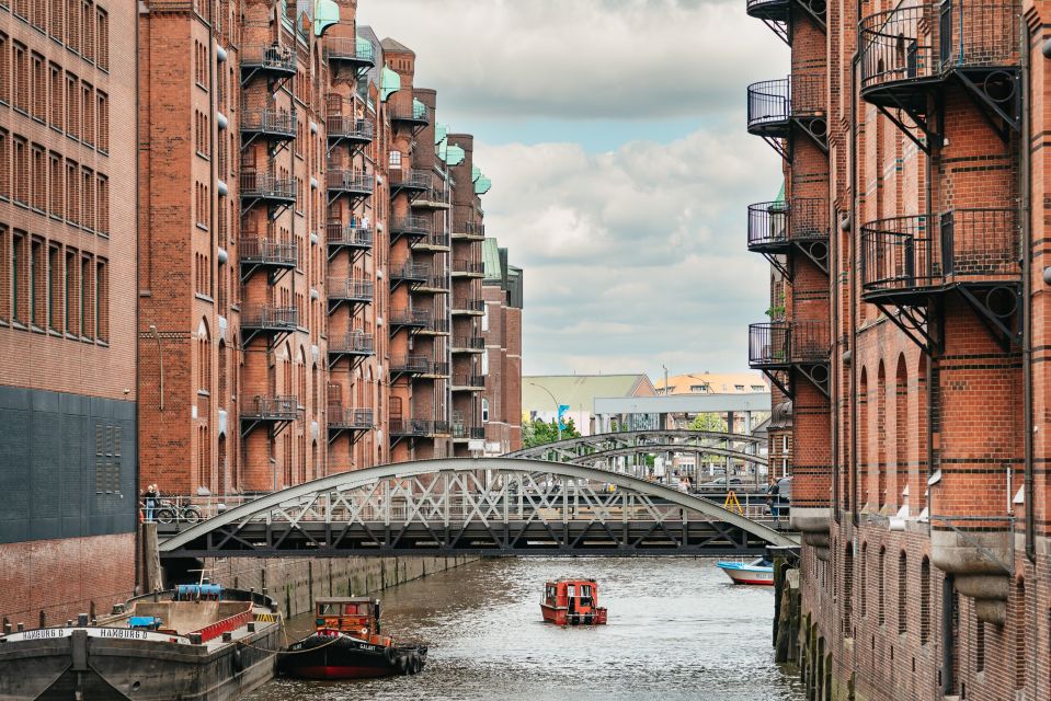 Hamburg: Hop-On Hop-Off Bus With Alster or Harbor Cruise - Alster Lake Cruise at Jungfernstieg