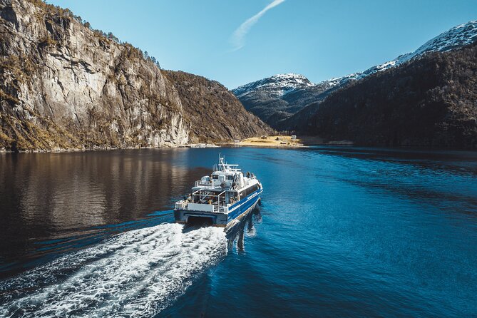 Mostraumen Fjord Cruise - Sailing Through the Osterfjord