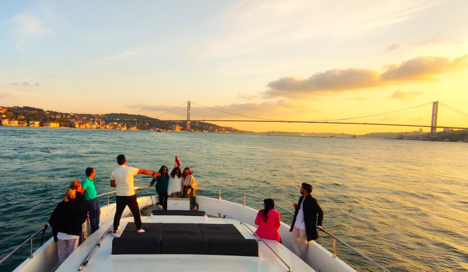 Multicultural Heritage Tour With Bosphorus Sunset Cruise - Fener and Balat Districts Discovery