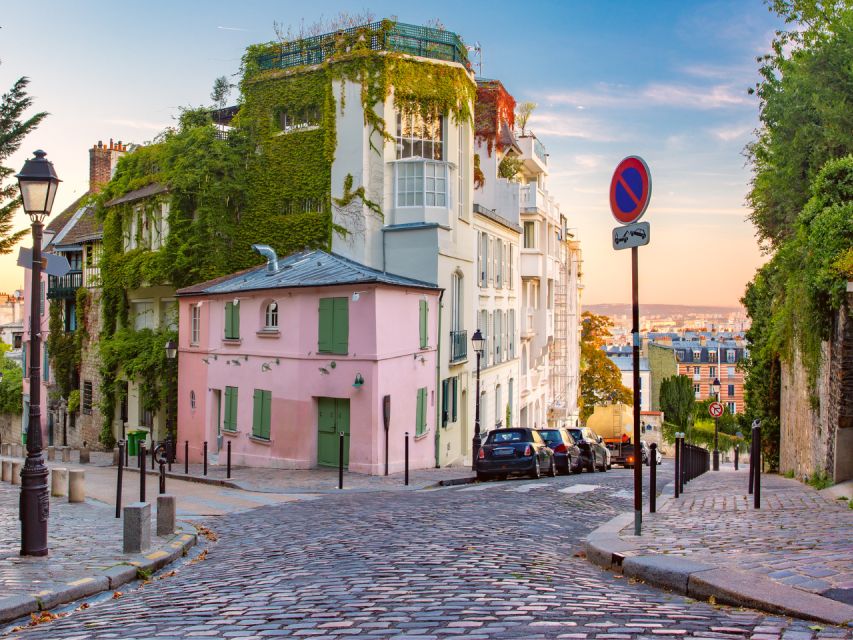 Paris: Montmartre Self-Guided Highlights Scavenger Hunt Tour - Flexible Start and Pause Times