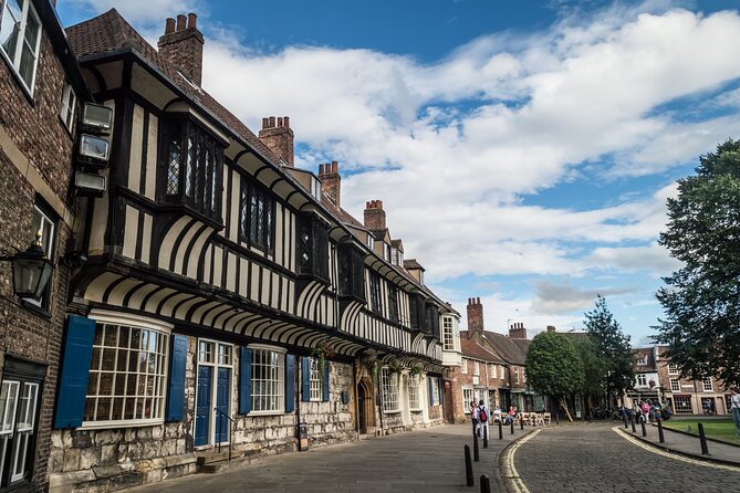 Private York Minster Guided Walking Tour - Historical Figures and Cathedral Staff