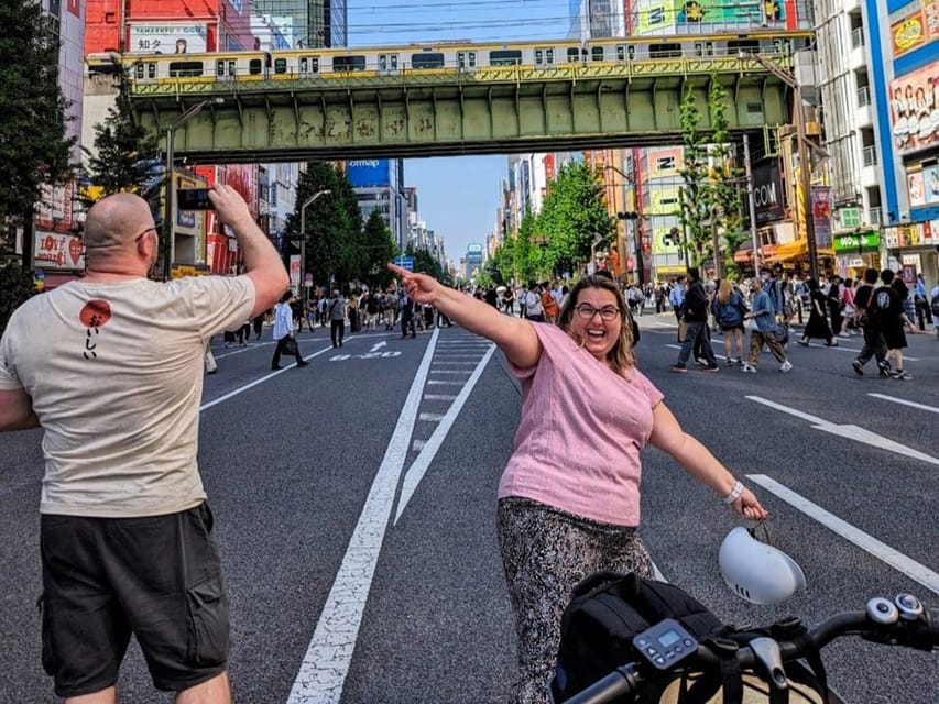 3 Hours E Bike Tour Around Chiyoda Tokyo Prefecture - Tour Guide and Reviews