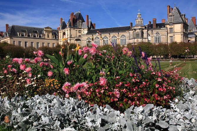 Fontainebleau and Barbizon Half Day Guided Tour From Paris by Minivan - Inclusions and Amenities