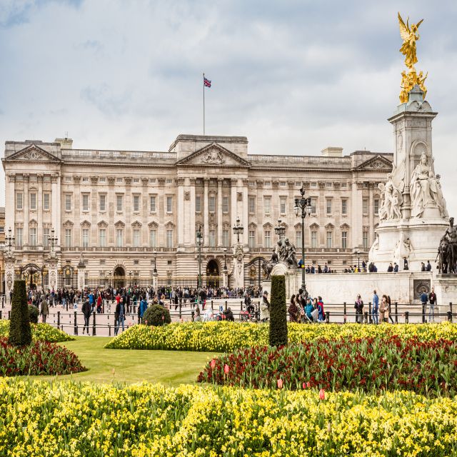 London: Private Guided Tour of Top Highlights by Car - Permanent Collection at British Museum