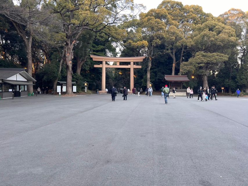 Meiji Shrine Visit and Shopping & Sweets Tour in Harajuku - Meeting Point Details