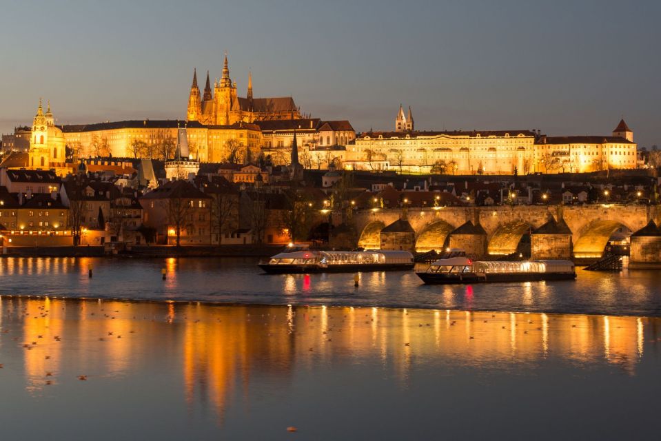 Prague: Sightseeing Dinner Cruise on Open-Top Glass Boat - Important Information