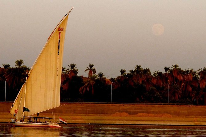 Private Egyptian Felucca Ride on the Nile With Traditional Lunch - Private Tour and Group Size