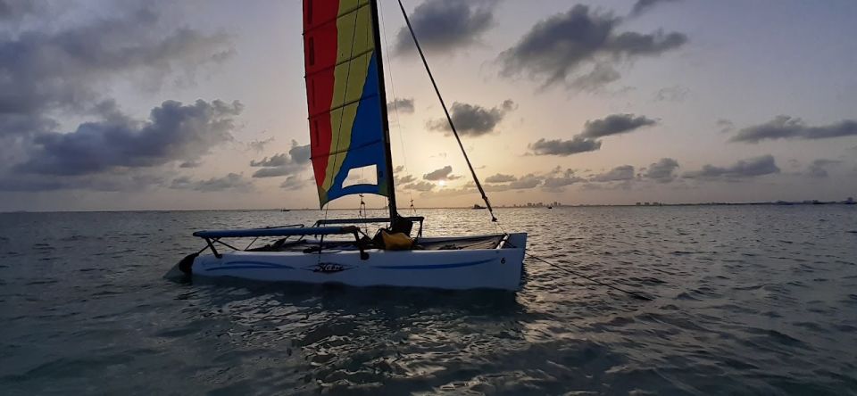 Miami: Intimate Sailing in Biscayne Bay W/ Food and Drinks - Scenic Views and Attractions