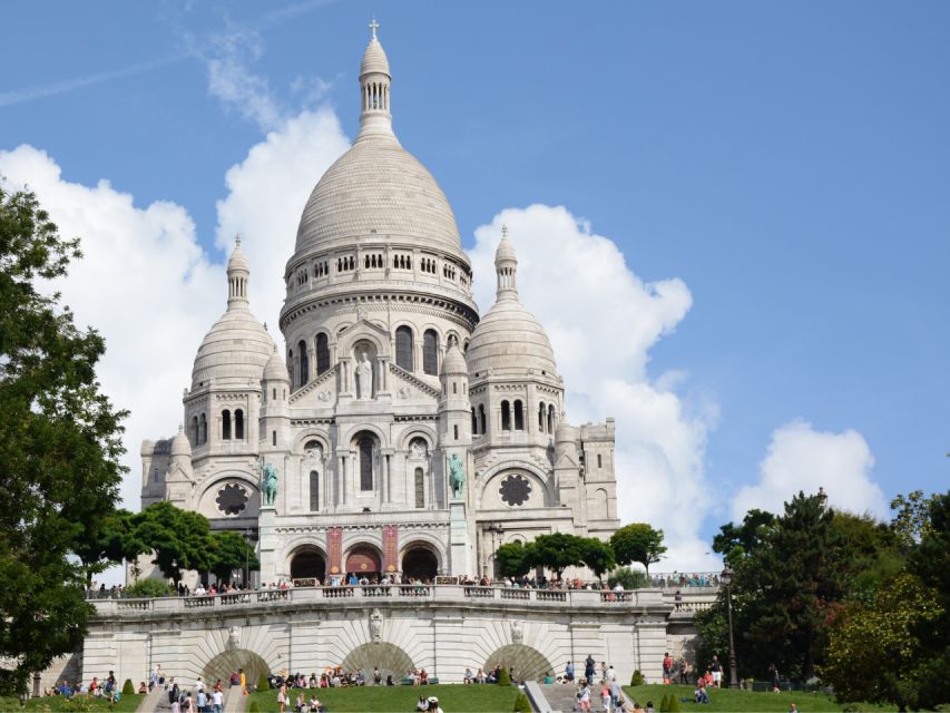 Paris: Montmartre Self-Guided Highlights Scavenger Hunt Tour - Frequently Asked Questions