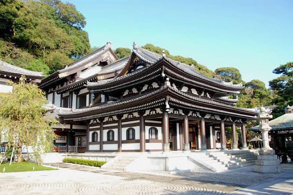 Private Kamakura and Yokohama Sightseeing Tour With Guide - Frequently Asked Questions