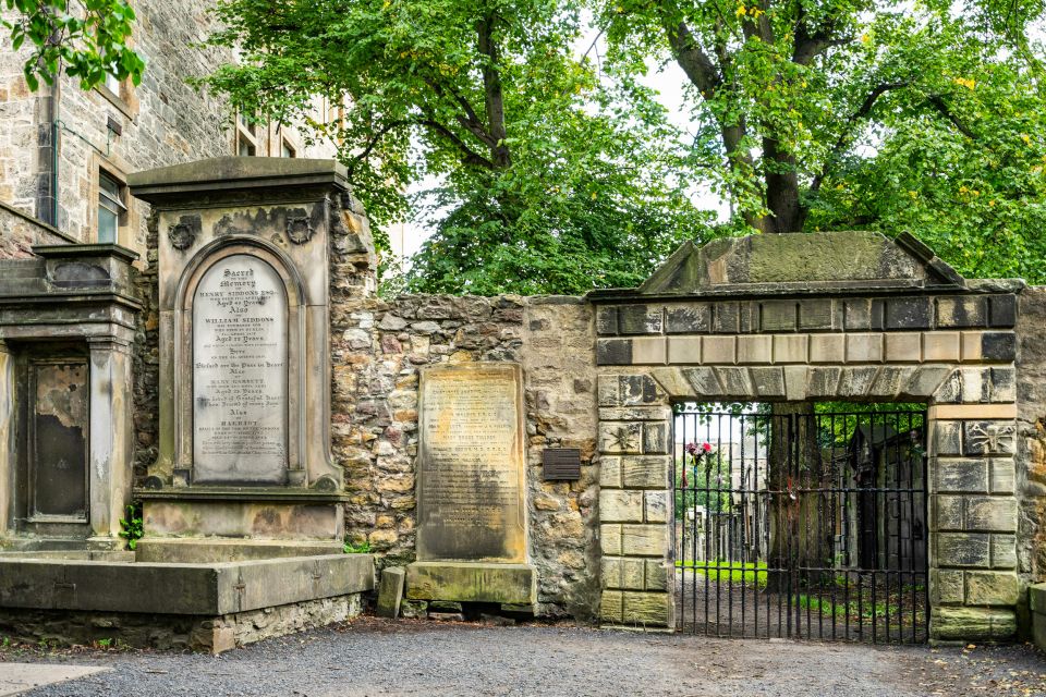 Edinburgh: Haunted Underground Vaults and Graveyard Tour - Key Points