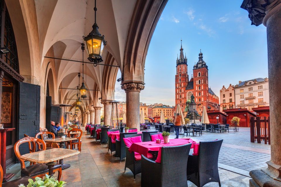 Krakow: E-Car City Tour - Key Points