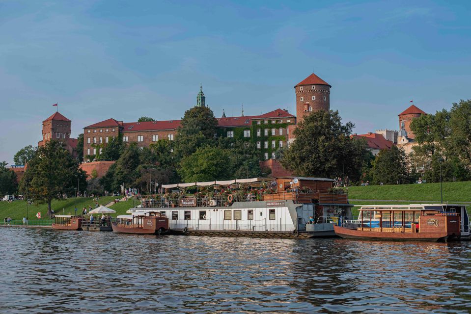 Krakow: Private Traditional Gondola Cruise - Key Points