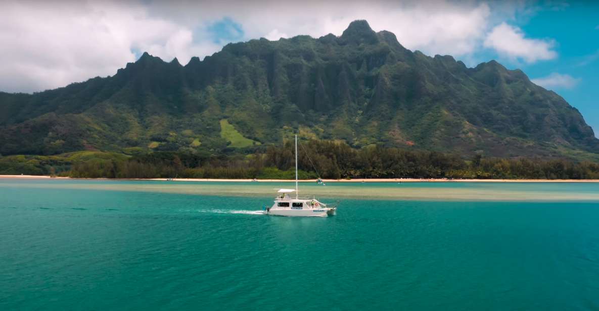 Oahu: Molii Fishpond and Kaneohe Bay Catamaran Tour - Key Points