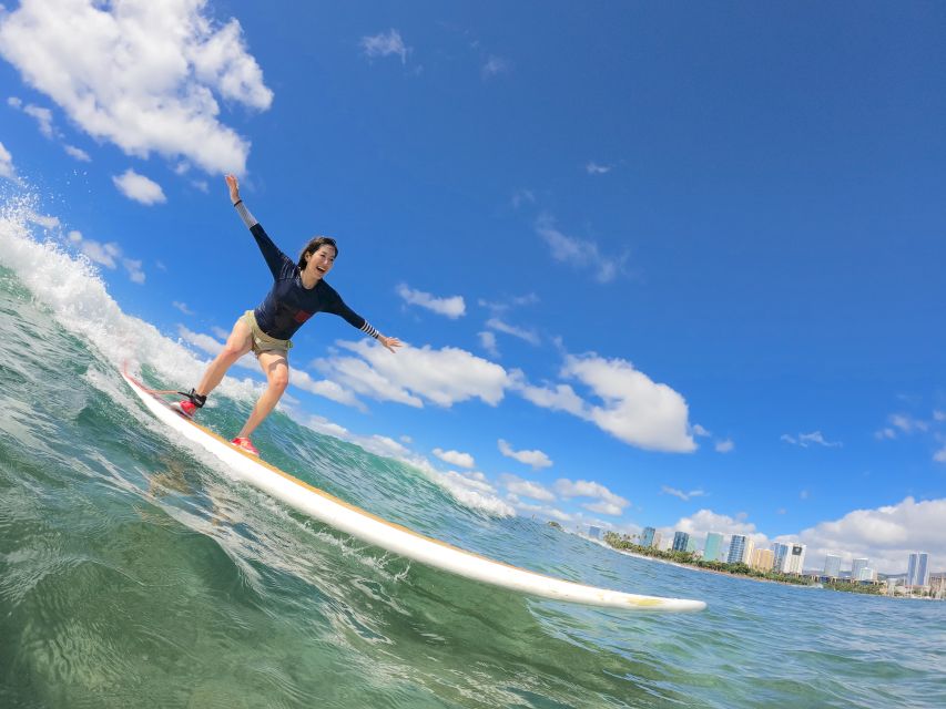 Oahu: Surfing Lessons for 2 People - Key Points