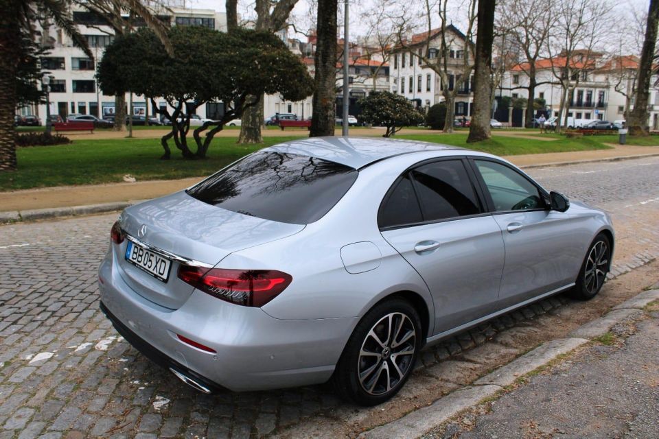 Porto: Luxury Sedan Car Transfer to Lisbon. - Key Points