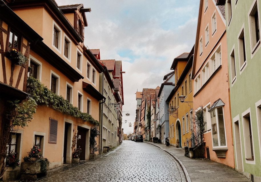 Rothenburg: Scavenger Hunt and City Highlights Walking Tour - Key Points