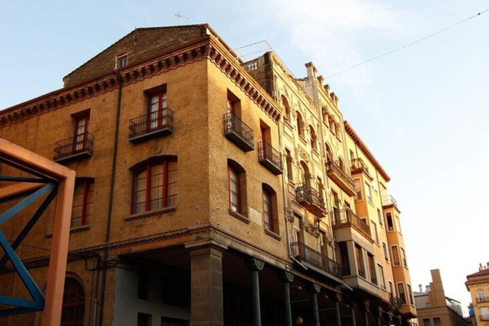 Zaragoza : Private Custom Walking Tour With a Local Guide - Key Points