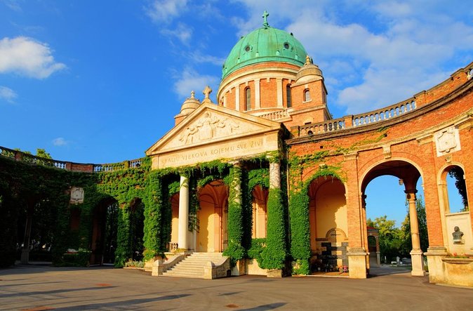 (180min) Zagreb Leisure Tour-More Ride up to the Mirogoj Cemetery - Key Points