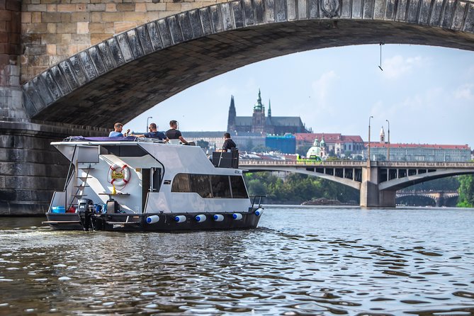 3-hours Prague Private Boat Cruise Beer or Prosecco Unlimited - Vltava River Cruise in Prague