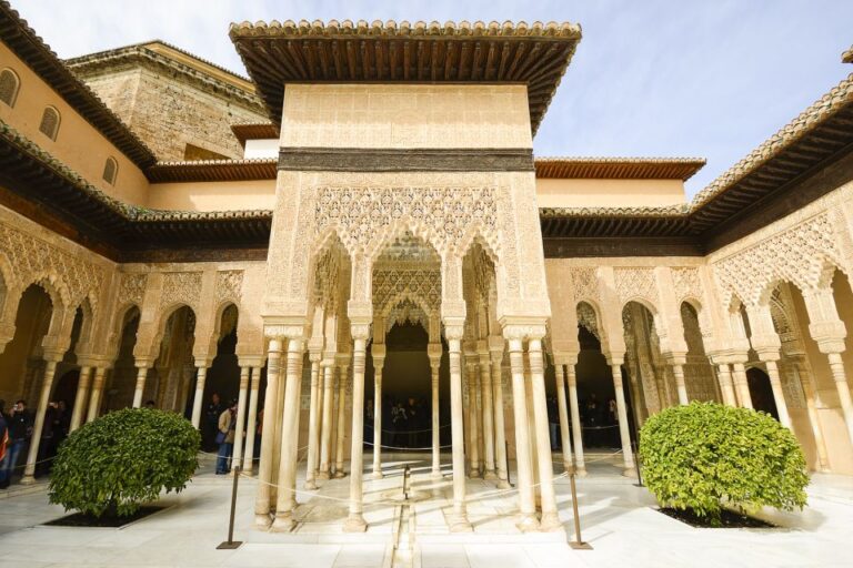 Alhambra, Nasrid Palaces, And Generalife 3 Hour Guided Tour Tour Details