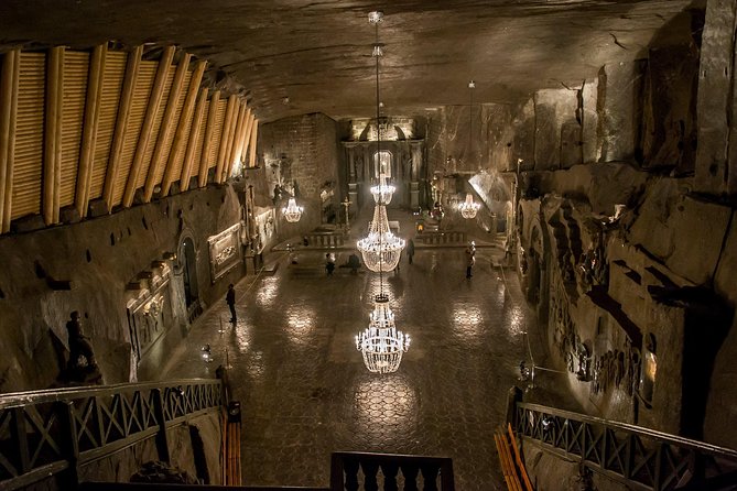 Auschwitz Birkenau and Wieliczka Salt Mine- Full Day Tour With Private Transport - Auschwitz Birkenau Visit