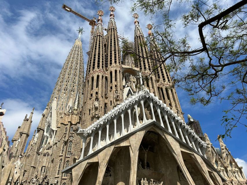 Barcelona: Full-Day Personalized City Tour - Tour Overview and Details