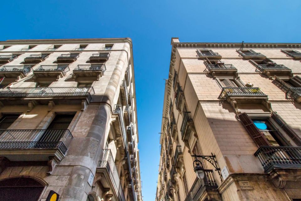 Barcelona: Insta-Perfect Walk With a Local - Overview of the Experience