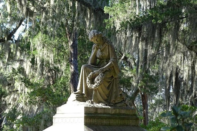 Bonaventure Cemetery Walking Tour With Transportation - Tour Overview and Experience