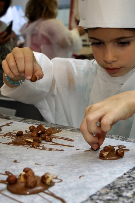 Bruges: Chocolate Making Workshop and Chocolate Museum Entry - Chocolate Workshop Experience