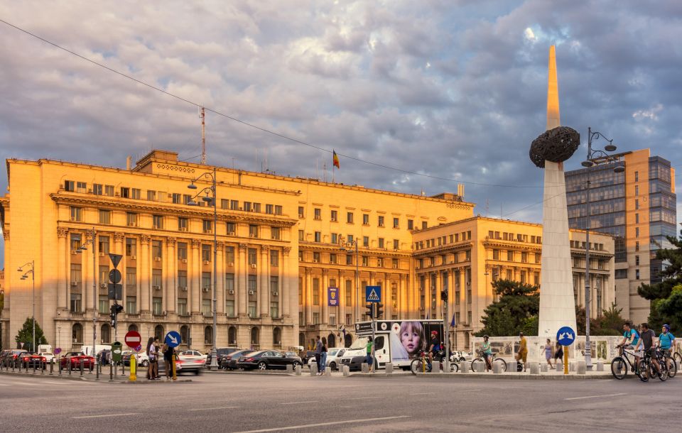 Bucharest: Calea Victoriei and Old Town Highlights Tour - Tour Overview and Pricing