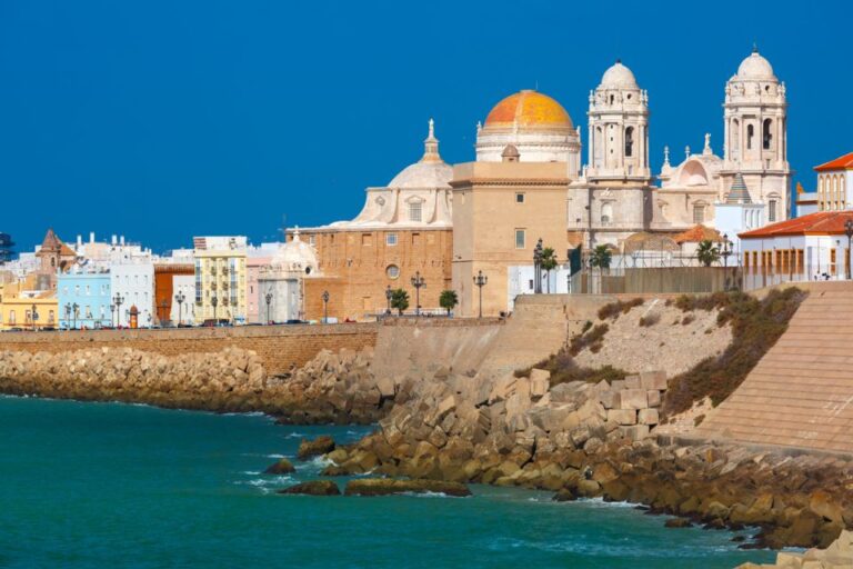 Cádiz: Private Walking Tour Tour Overview