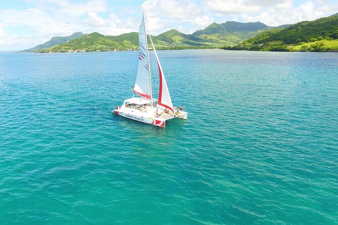 Catamaran BOAT TO ILE AUX CERF & GRSE With Lunch & Snorkelling - Tour Overview