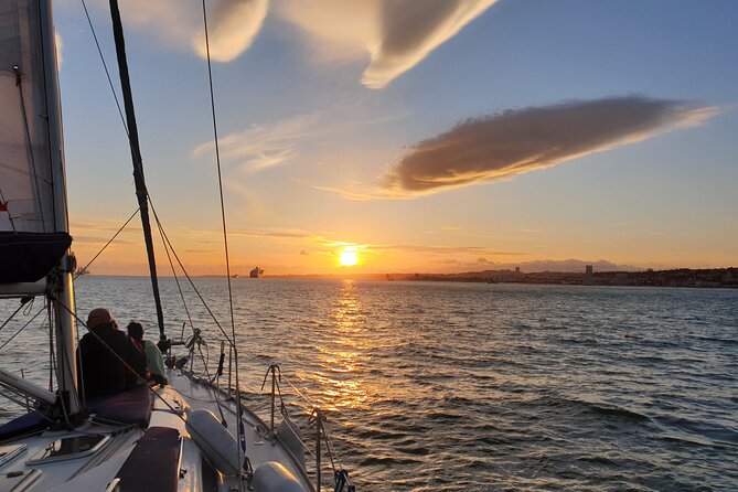 Day Time / Sunset Boat Tour in Lisbon With Portuguese Wine - Inclusions