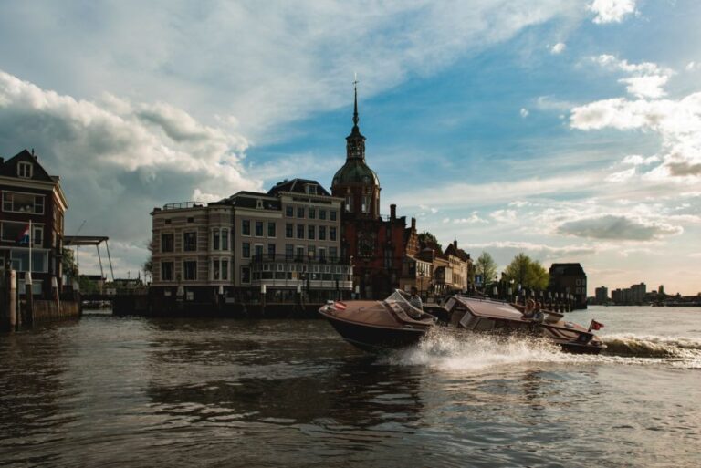 Dordrecht: City Walking Tour With Boat Ride Tour Overview