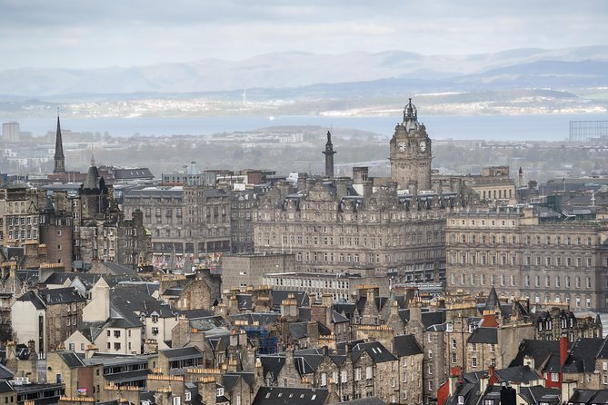 Edinburgh 3 Hour Walking Tour With an Italian Tour Guide - Tour Overview