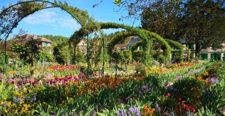 Exclusive Private Tour Of Paris And Giverny Gardens Iconic Landmarks In Paris