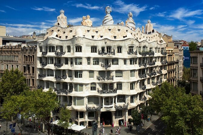 Fast Track Casa Batlló & La Pedrera Guided Tour - Architectural Highlights