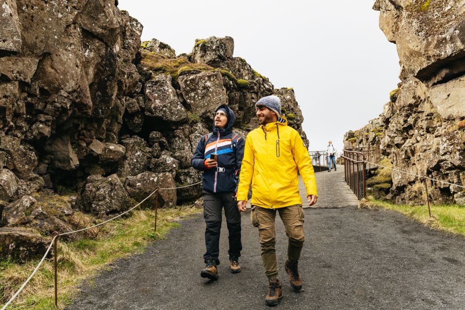 From Reykjavik: Golden Circle & Blue Lagoon Tour With Drink - Exploring Thingvellir National Park