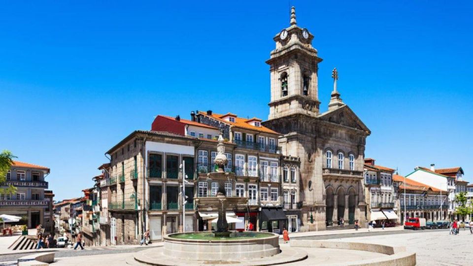 GUIMARÃES: GUIMARÃES SEDAN HD TOUR - Tour Details