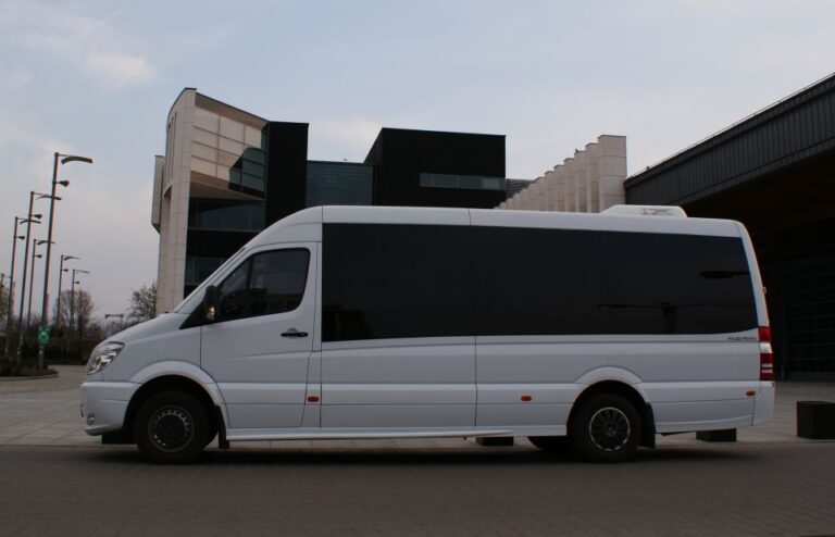 Krakow: Private Transfer To/from Airport Service Overview